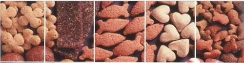 العلف المبثوق مقابل العلف المحبب: ما الفرق؟